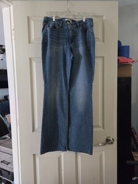 High-Rise Medium Blue Women's Jeans - Classic Straight Leg